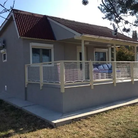 Szegfu Apartmanhaz * Balatonfůzfő