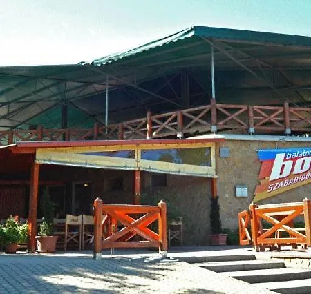 Szegfu Apartmanhaz Hébergement de vacances Balatonfůzfő