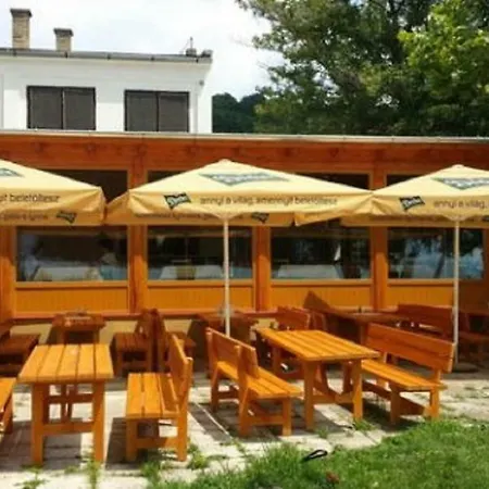 Hébergement de vacances Szegfu Apartmanhaz